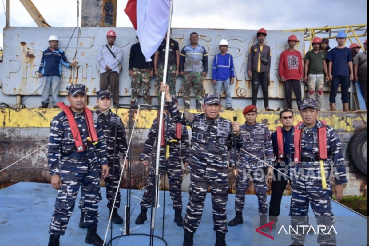 Pangkoarmada I kibarkan Merah Putih di perbatasan RI