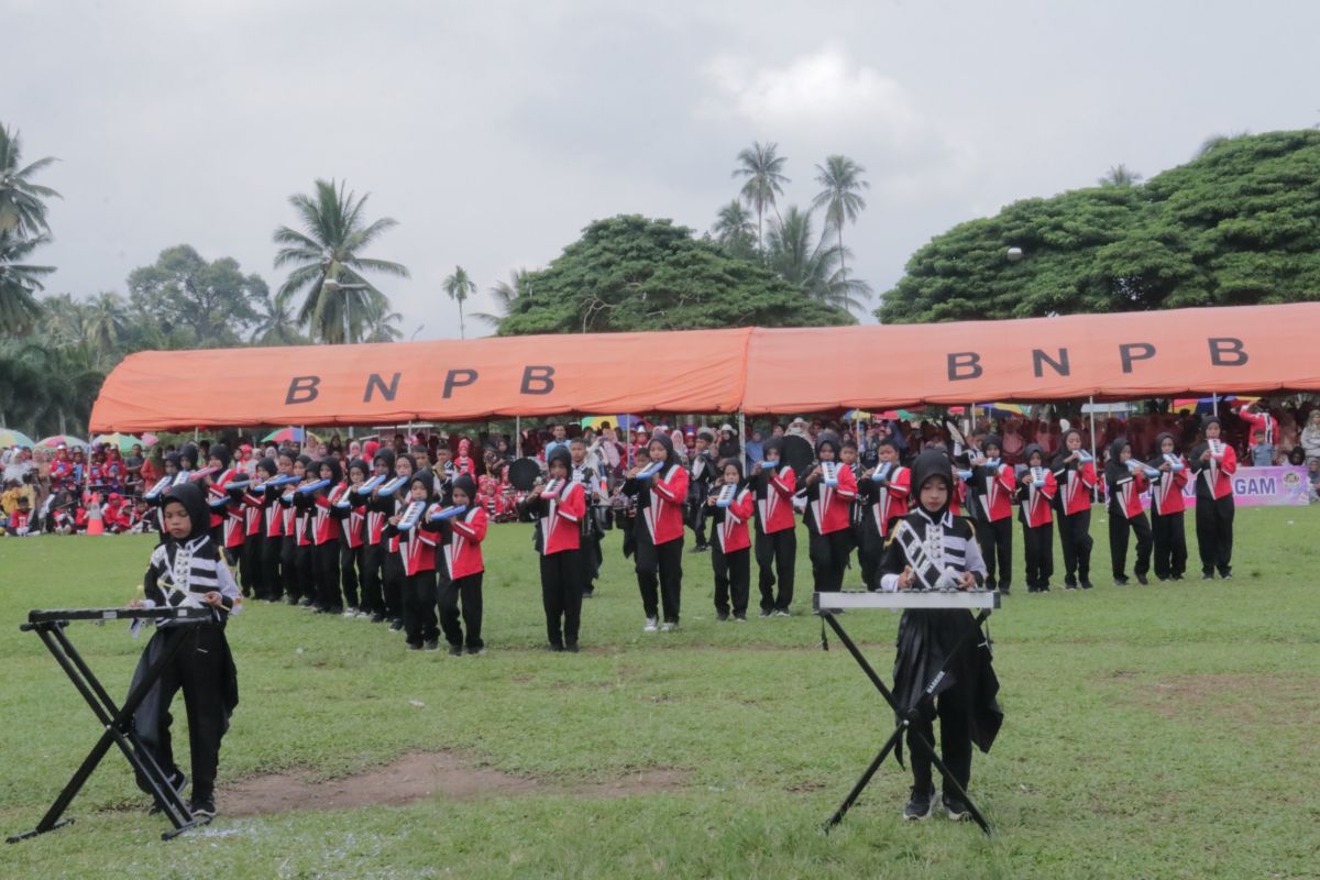 18 grup ikut festival marching Agam