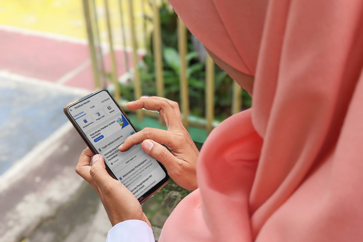 Kemendikbudristek mempercepat digitalisasi pendidikan di Indonesia