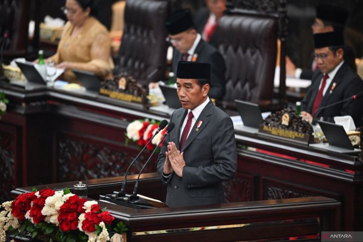 Permintaan maaf Capres Jokowi-Ma'ruf di tengah torehan prestasi