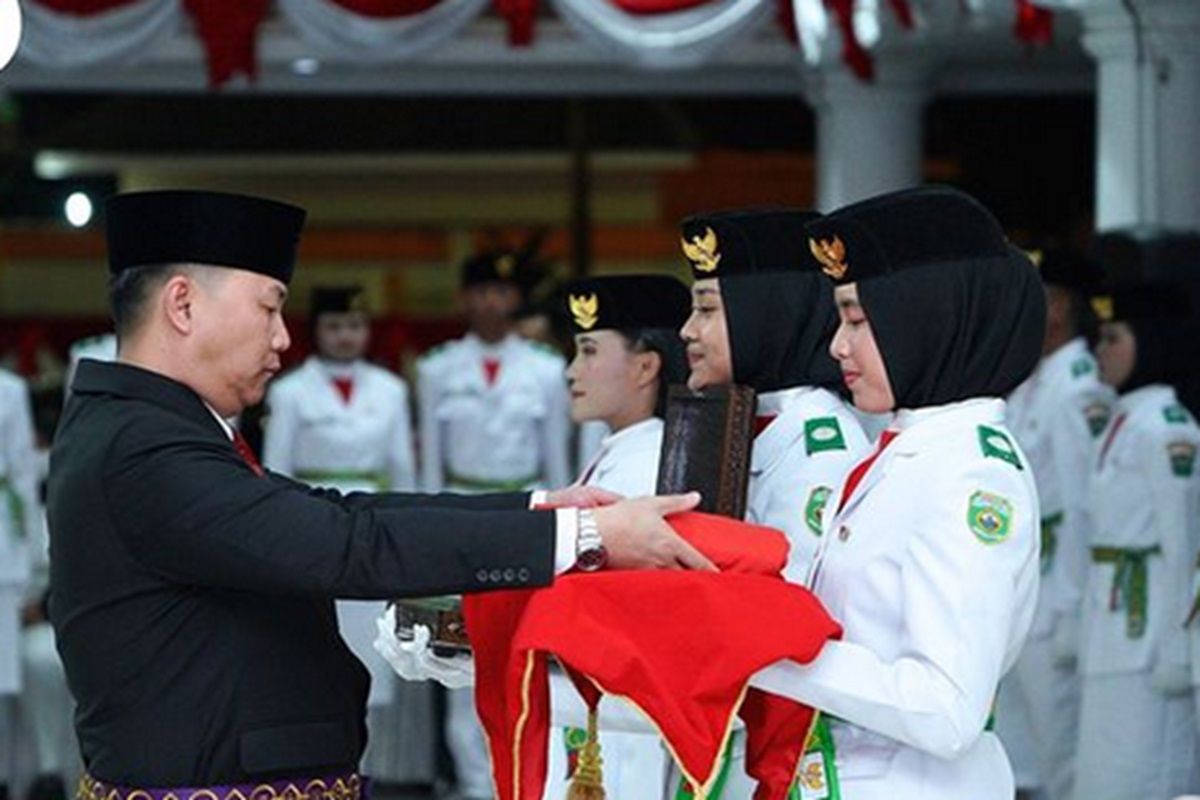 Pj Bupati Muara Enim kukuhkan Paskibraka