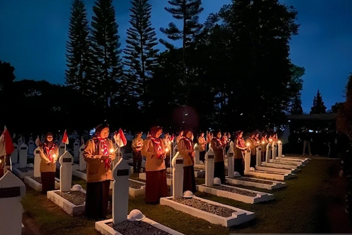 Pemkot Bukittinggi gelar Malam Renungan Suci di Taman Makam Pahlawan