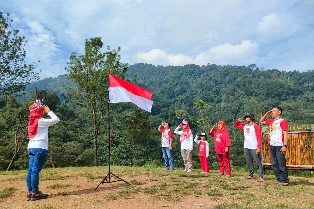 Mencintai Indonesia dengan berbagai cara