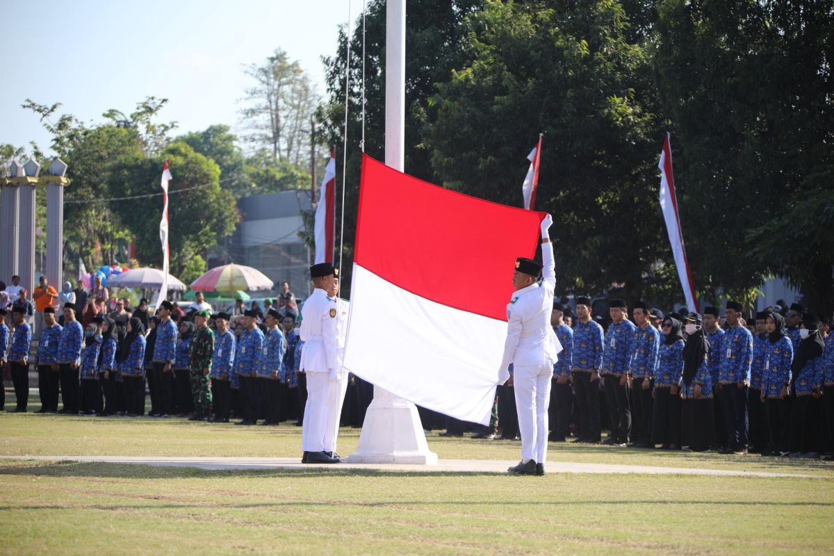 Bupati menyerahkan SK remisi kepada ratusan warga binaan lapas di Sleman