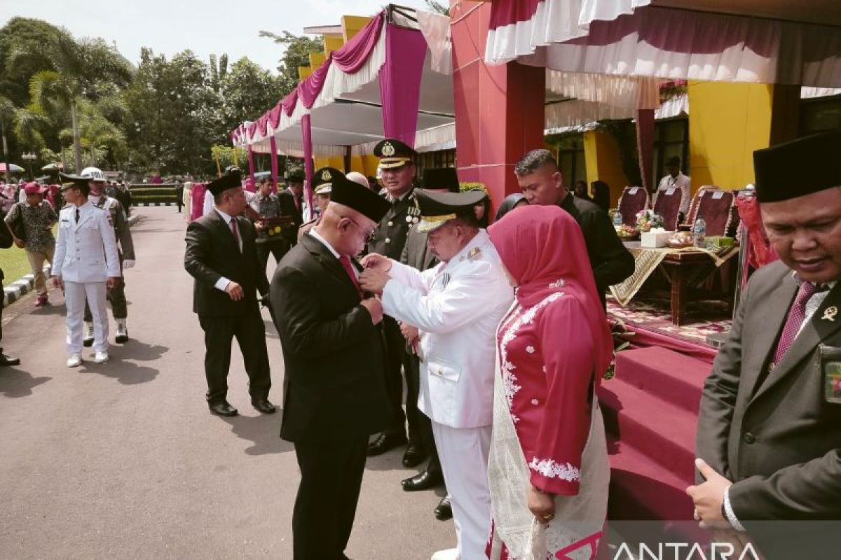 405 ASN Agam terima Satyalancana Karya Satya dari Presiden RI