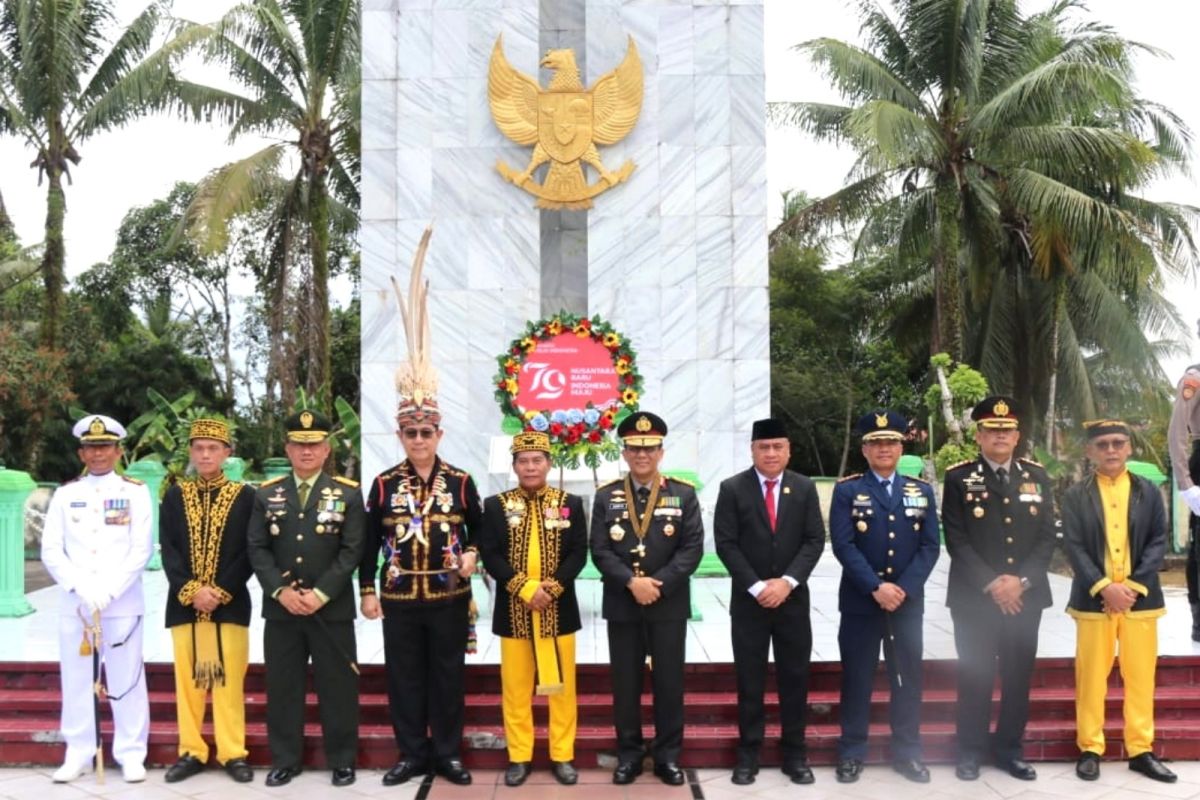 Kapolda Kaltara Pimpin Upacara Di Makam Taman Telabang Bangsa