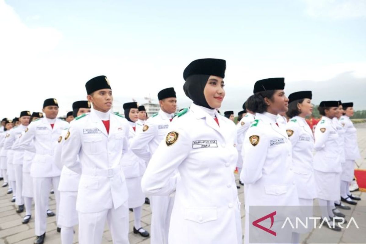 Presiden Jokowi bertindak sebagai inspektur upacara HUT RI di IKN