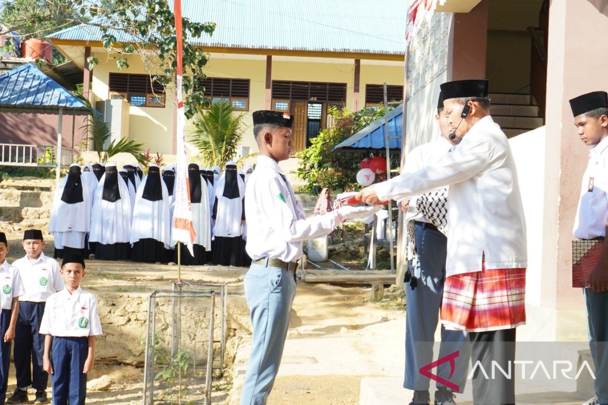 Wahdah Islamiyah Kendari gelorakan semangat kemerdekaan melalui upacara HUT ke-79