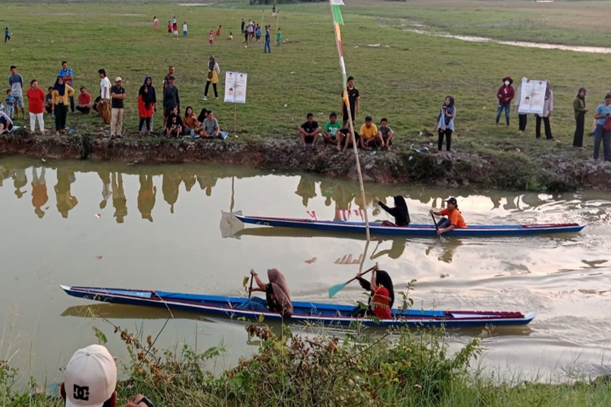 Lomba pacu perahu HUT ke-79 RI  di OI