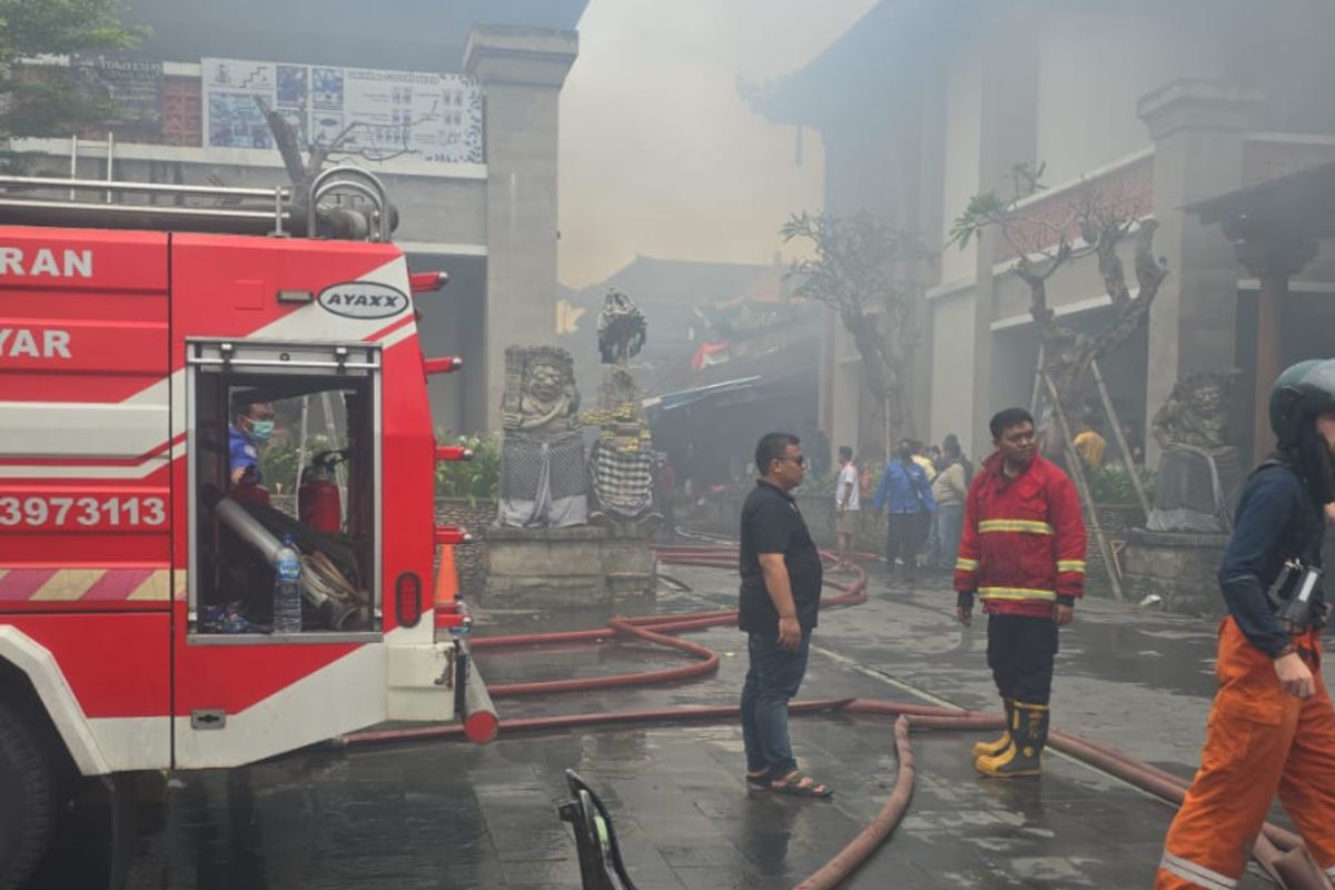 Pasar Seni Ubud Bali terbakar