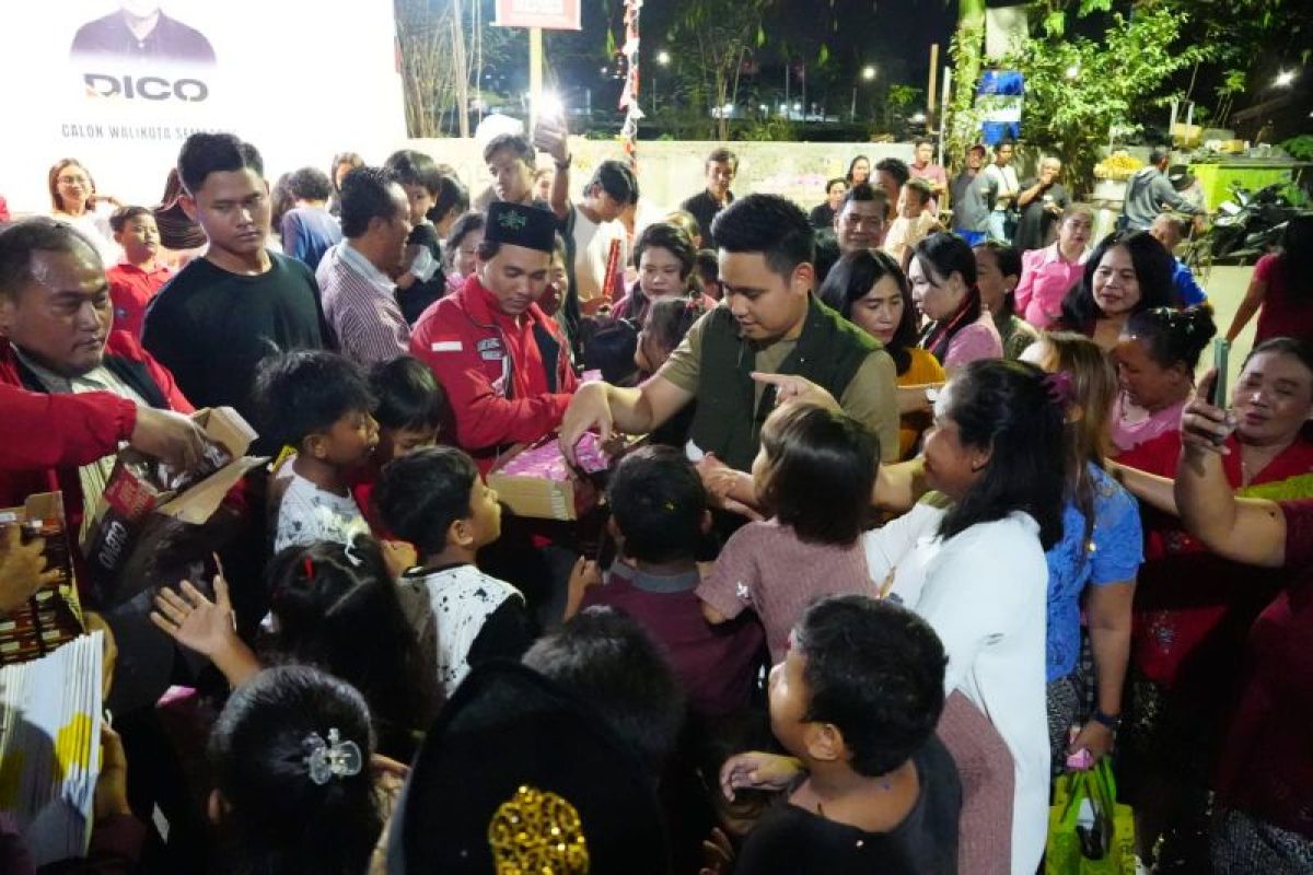 200 warga Tambakrejo Semarang tirakatan bersama Dico Ganinduto