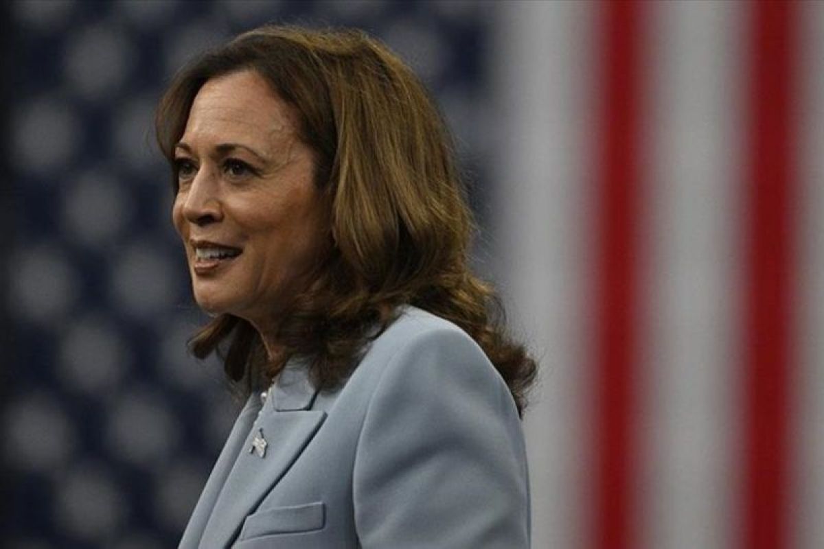 Kamala Harris resmi menerima pencalonan Demokrat sebagai capres AS