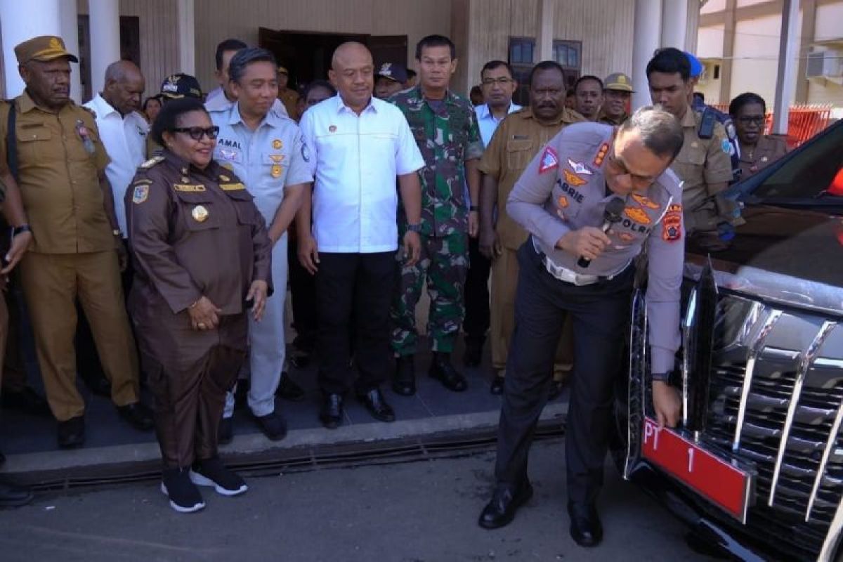 Pemprov Papua Tengah hadirkan plat nomor kendaraan kode "PT"