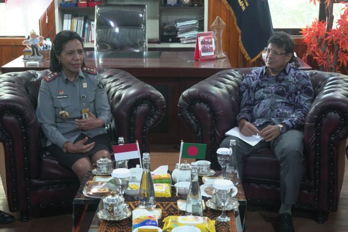 Kemenkumham NTT - Dubes Tarikul bahas 39 warga Bangladesh di Kupang