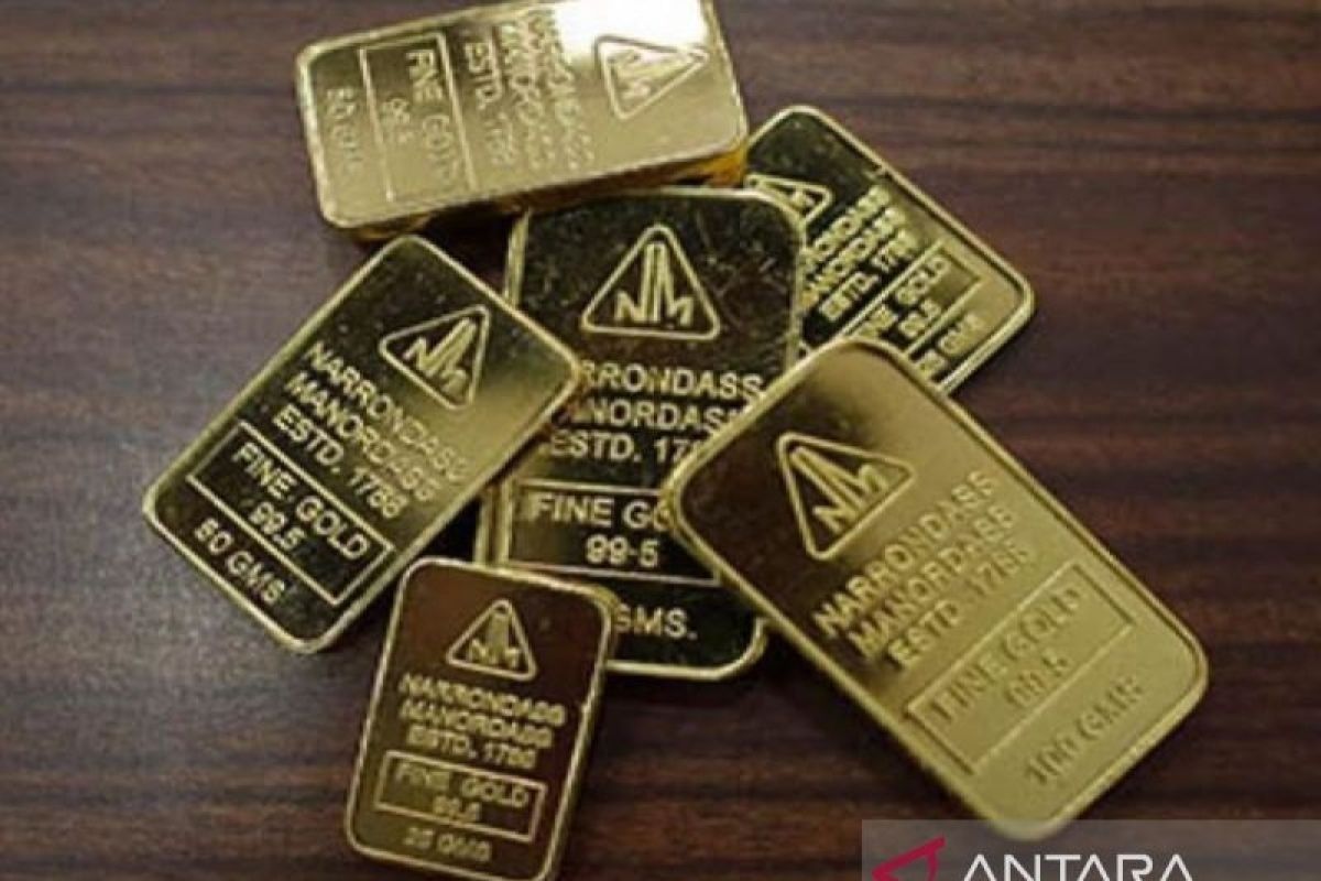 Harga emas Antam hari ini turun lagi