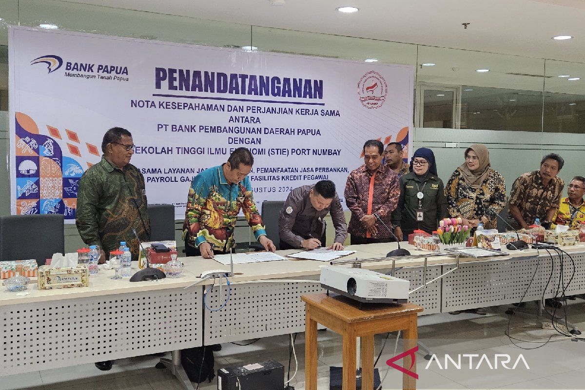 Bank Papua dan STIE Port Numbay jalin kerja sama penyaluran gaji pegawai