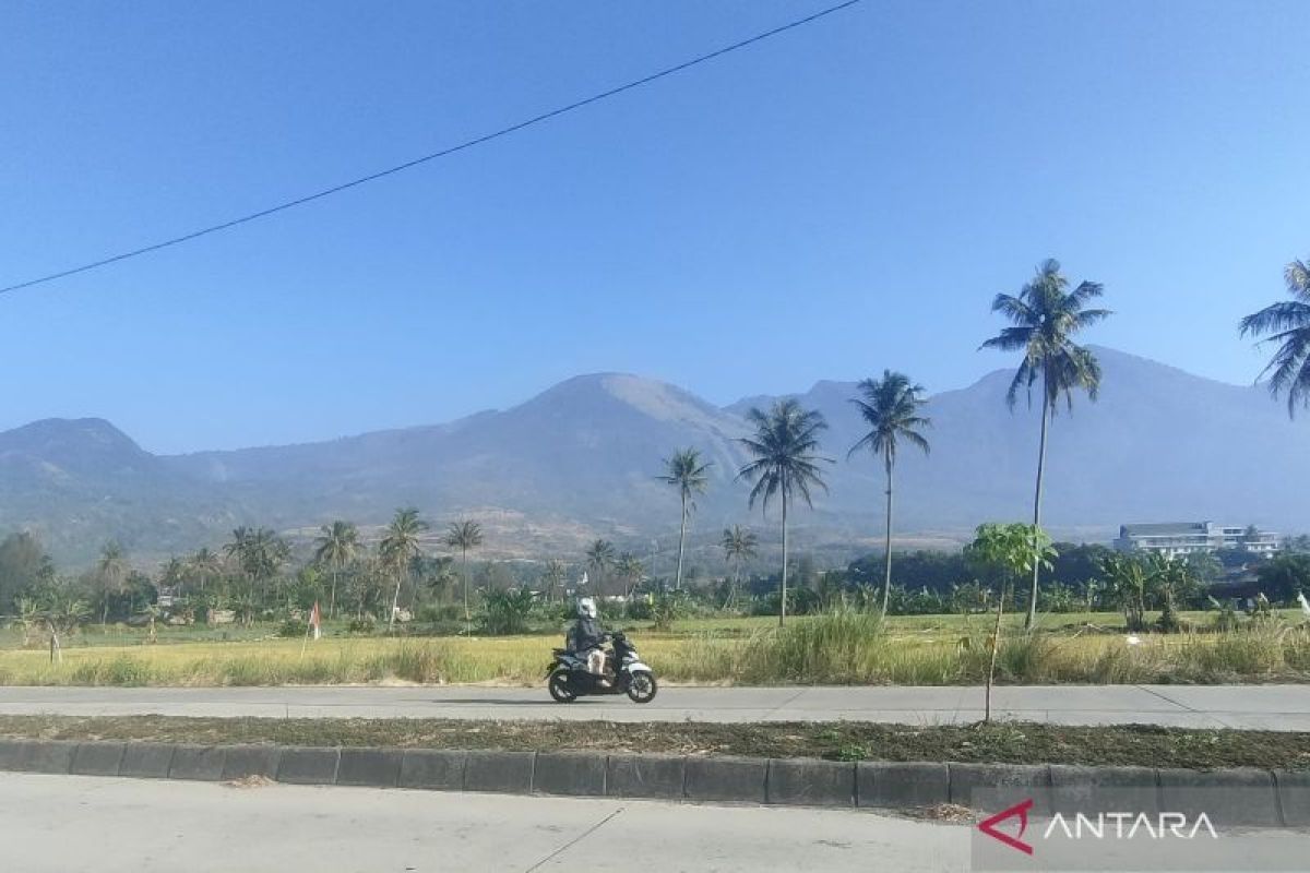 BBKSDA: Jalur pendakian Gunung Guntur ditutup sementara akibat kebakaran hutan