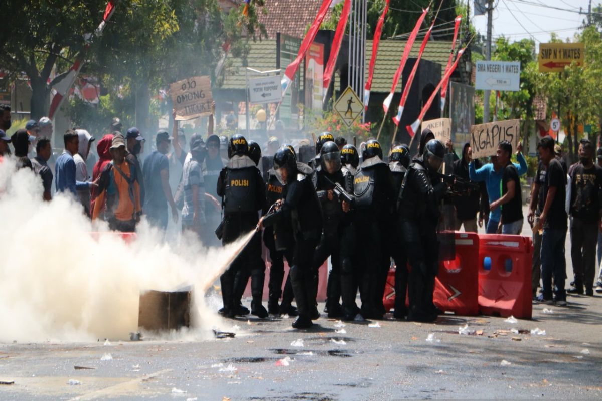 Polres Kulon Progo simulasi sispamkota amankan pilkada