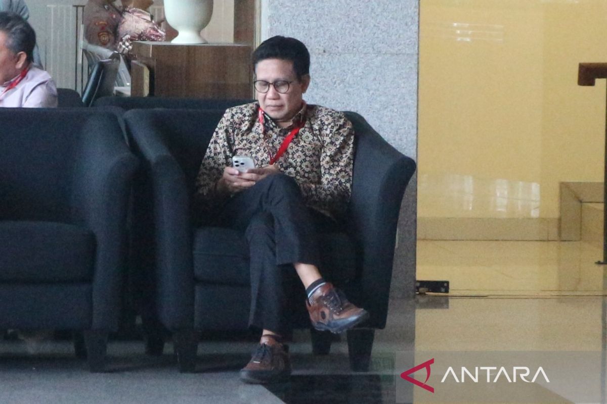 Abdul Halim Iskandar Menteri Desa diperiksa KPK soal kasus dana hibah Jatim