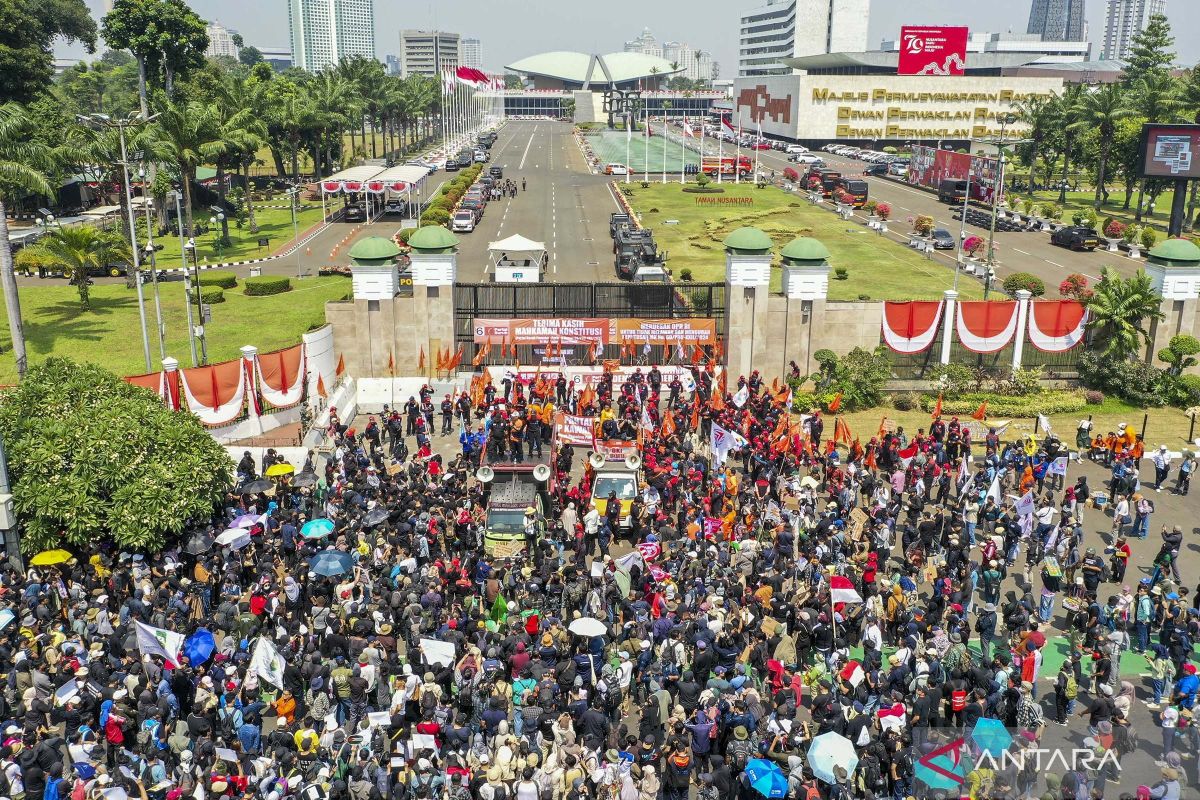 Peneliti TII: Rakyat berhak marah atas ketidakpatuhan DPR pada MK