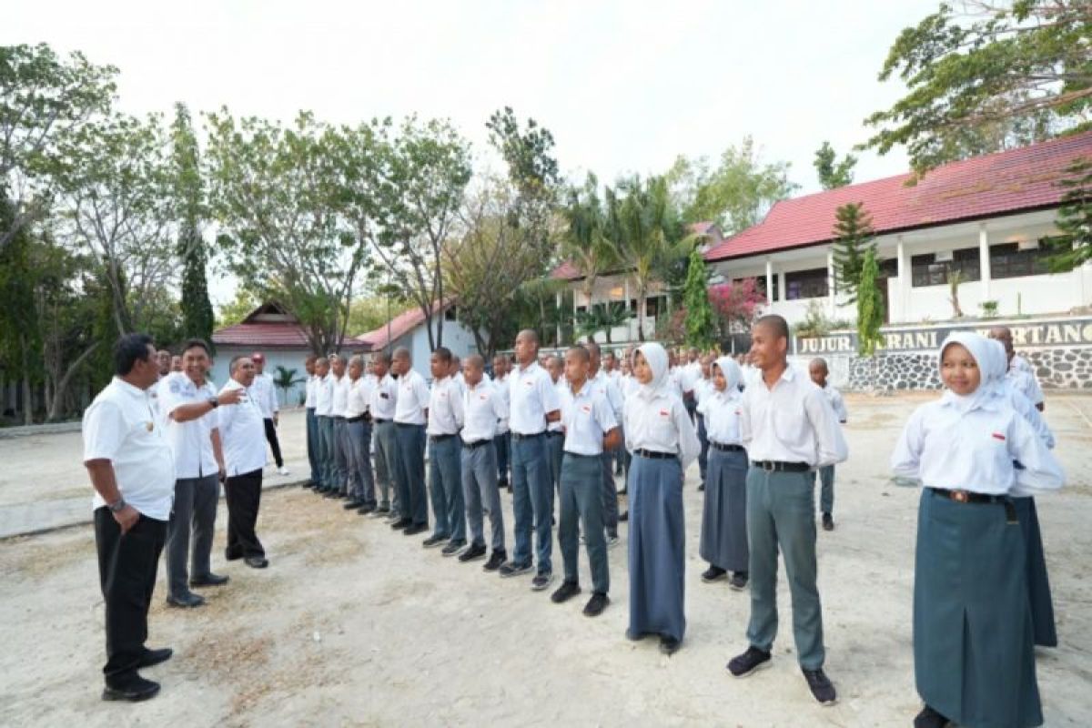 Penjabat Gubernur Sulbar minta siswa SMK terapkan manajemen bisnis