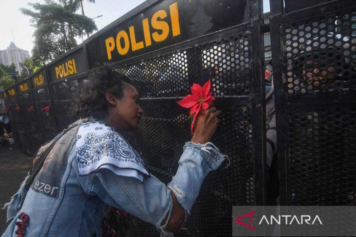 Ribuan polisi amankan jalannya aksi tolak RUU Pilkada di DPRD Riau