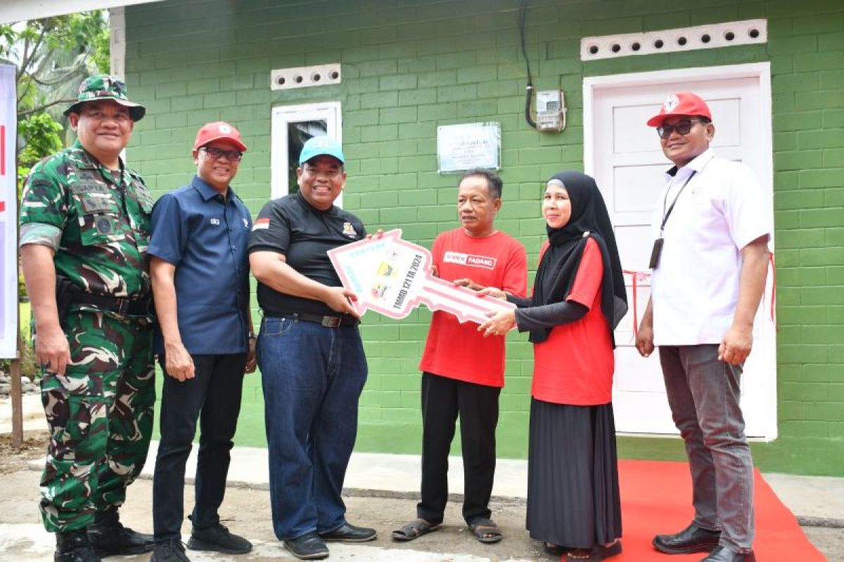 Kolaborasi PT Semen Padang dan TMMD, rumah bantuan sepablock diresmikan