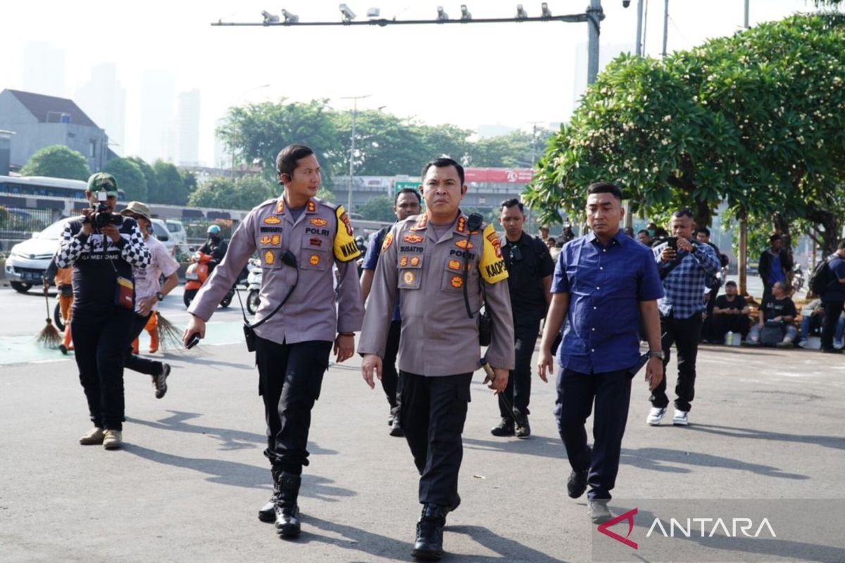 Polisi kerahkan 3.719 personel gabungan untuk mengamankan dan jaga aksi di DPR/MPR RI