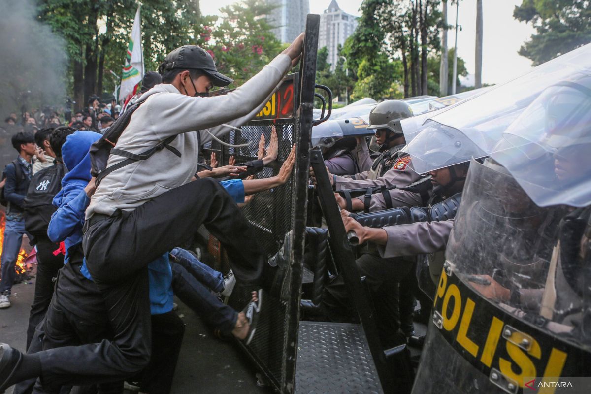 Kemarin, RUU Pilkada Batal hingga Megawati singgung Anies