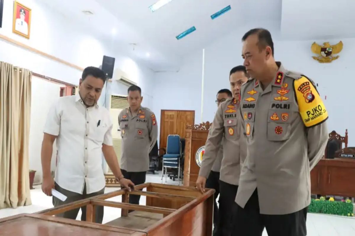 Kapolda Sulbar meminta personel Polri lebih persuasif hadapi mahasiswa