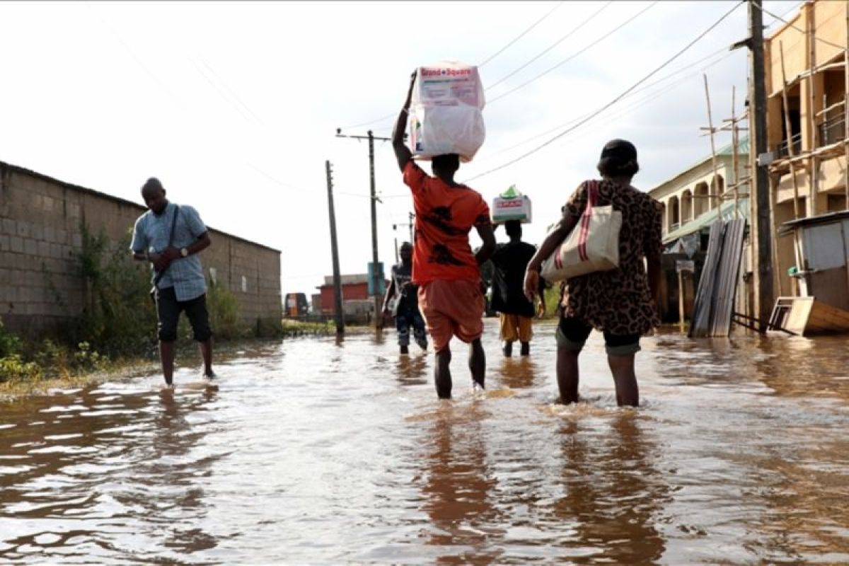 33 orang tewas dan puluhan ribu mengungsi akibat banjir di Nigeria