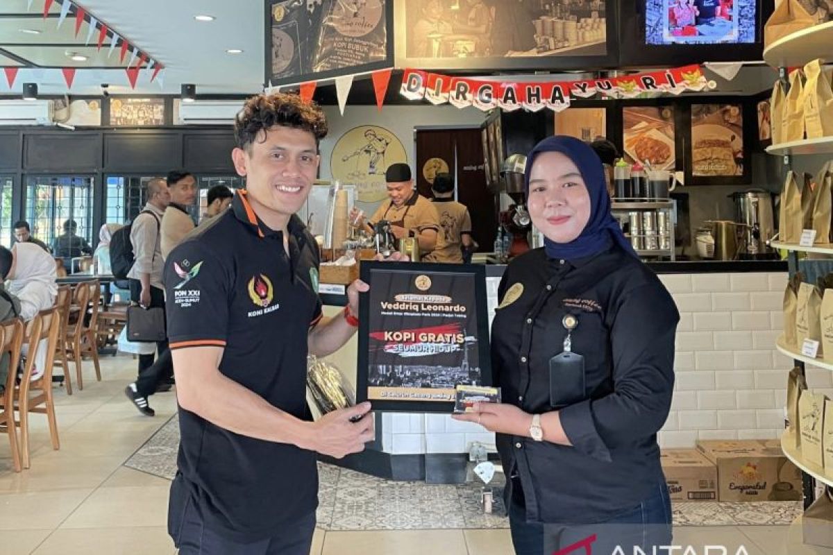 Warung kopi di Pontianak berikan hadiah Veddriq ngopi gratis seumur hidup