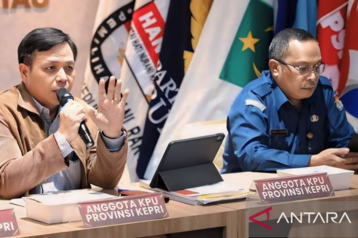 Dua paslon Pilgub Kepri daftar serentak pada 28 Agustus 2024