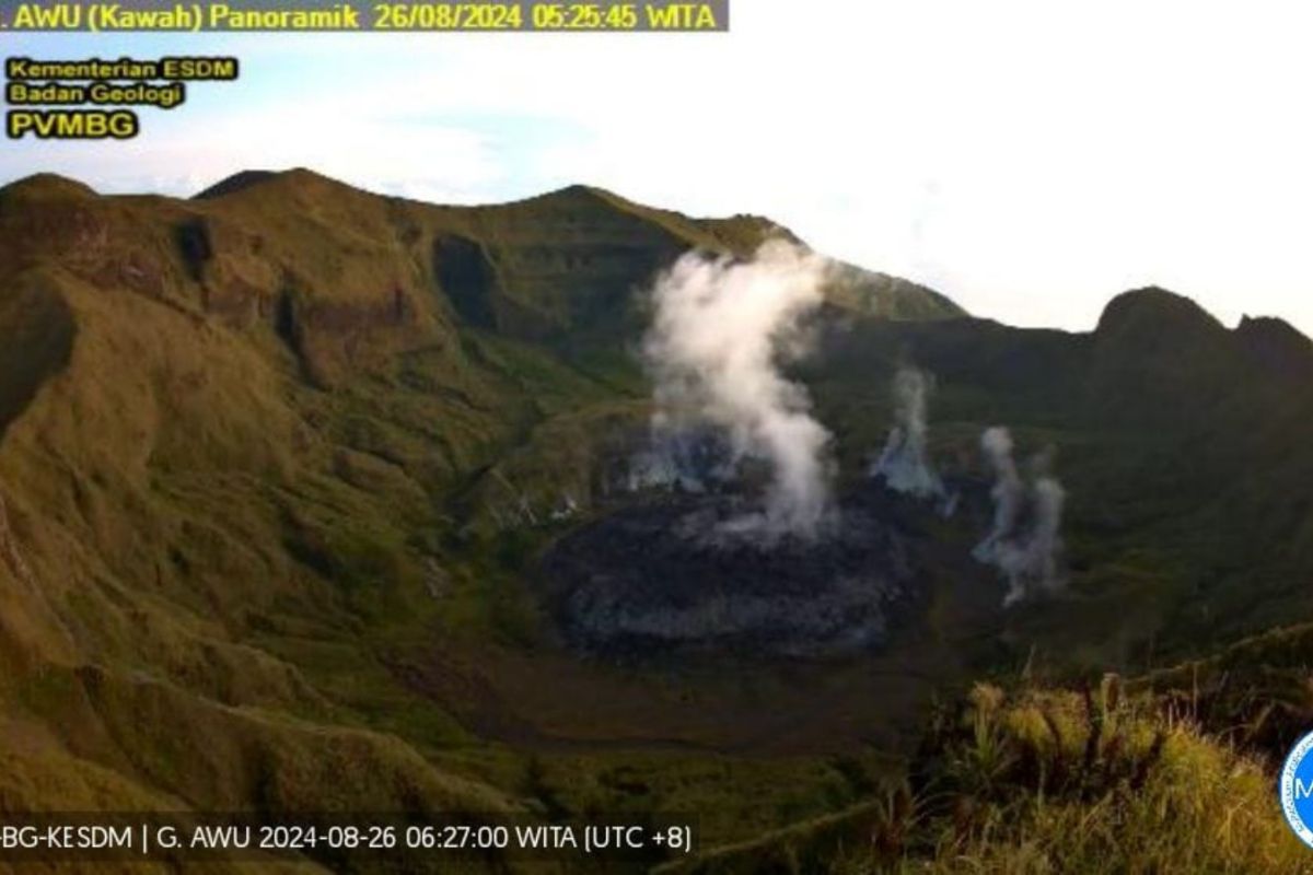 Badan Geologi berharap warga patuhi radius bahaya Gunung Awu