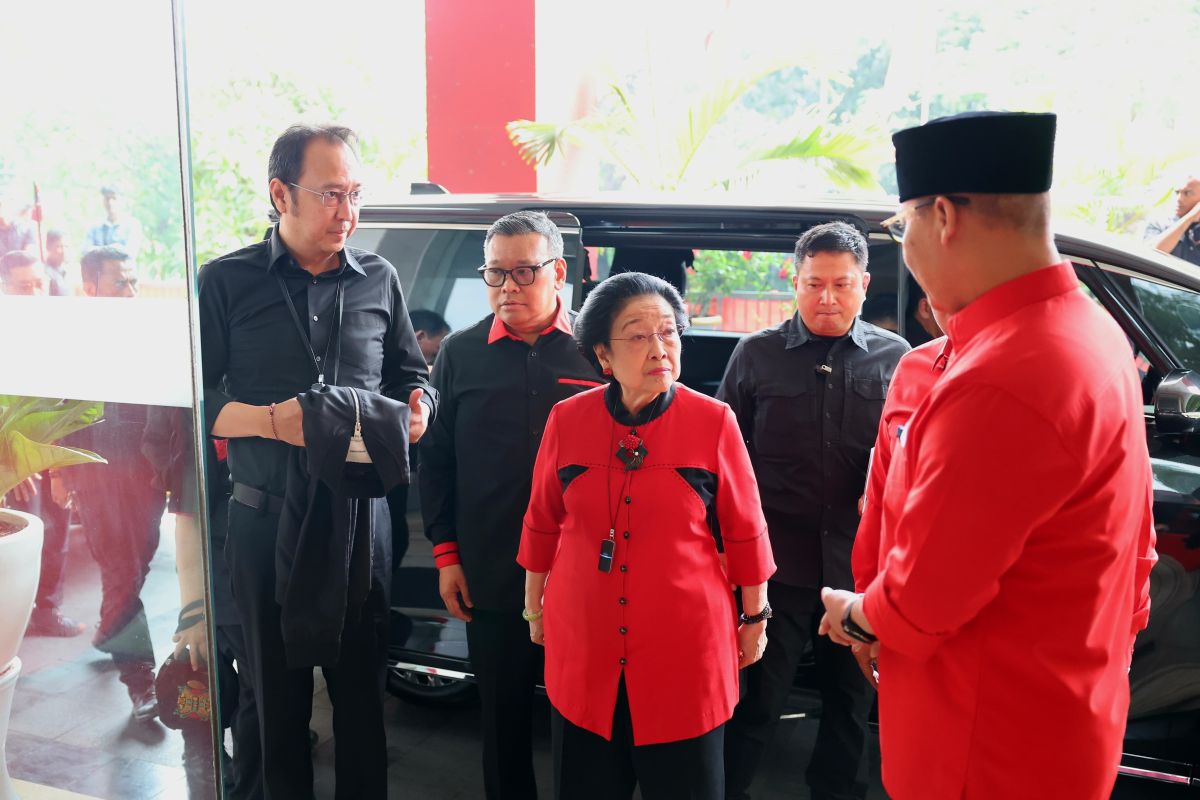 Megawati tiba di kantor DPP PDIP jelang pengumuman calon kepala daerah