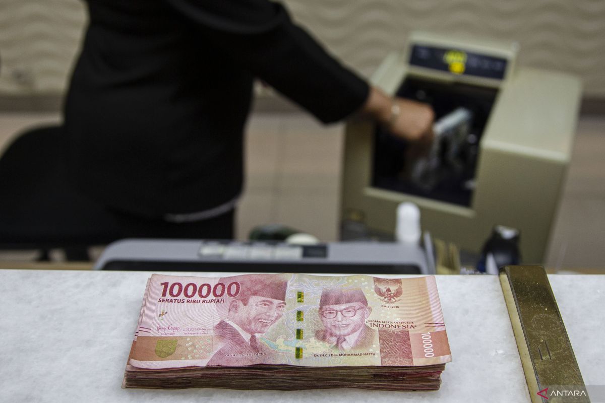 Nilai tukar rupiah hari ini menguat 29 poin menjadi Rp15.410 per dolar AS