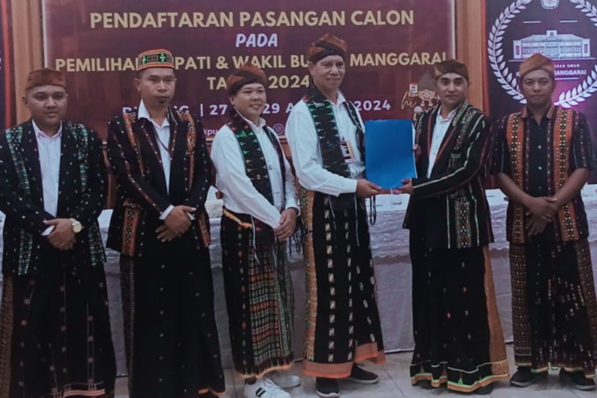 KPU Manggarai terima dua bapaslon bupati-wabup daftar Pilkada