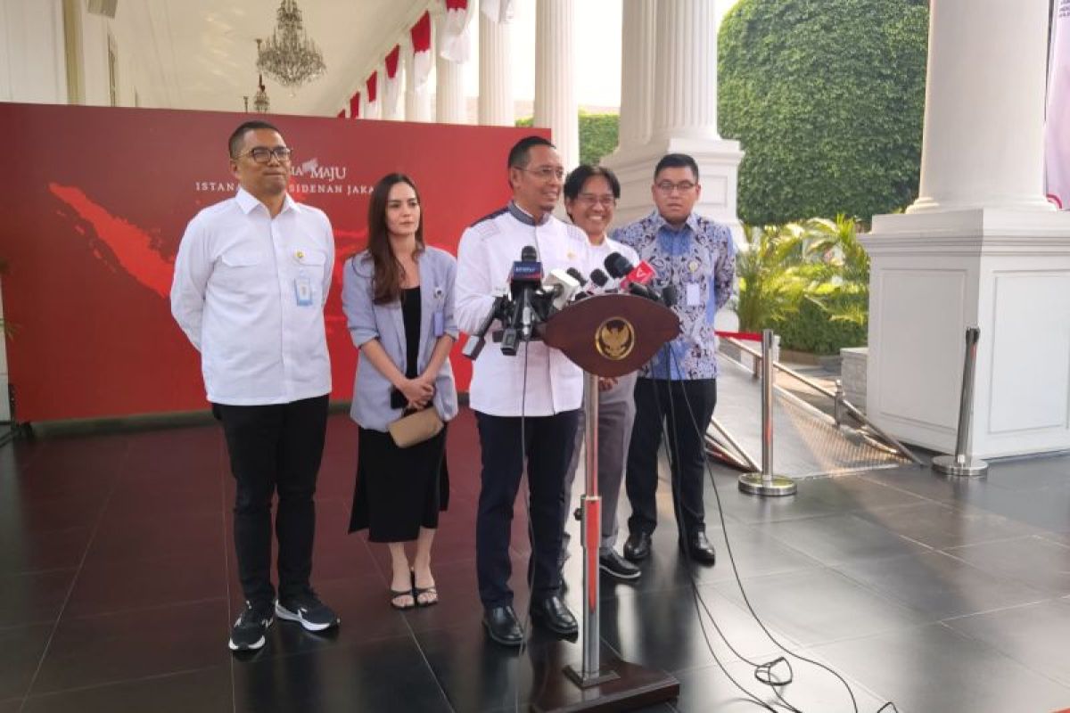 Istana: Pernyataan Jokowi soal ditinggalkan ramai-ramai adalah candaan