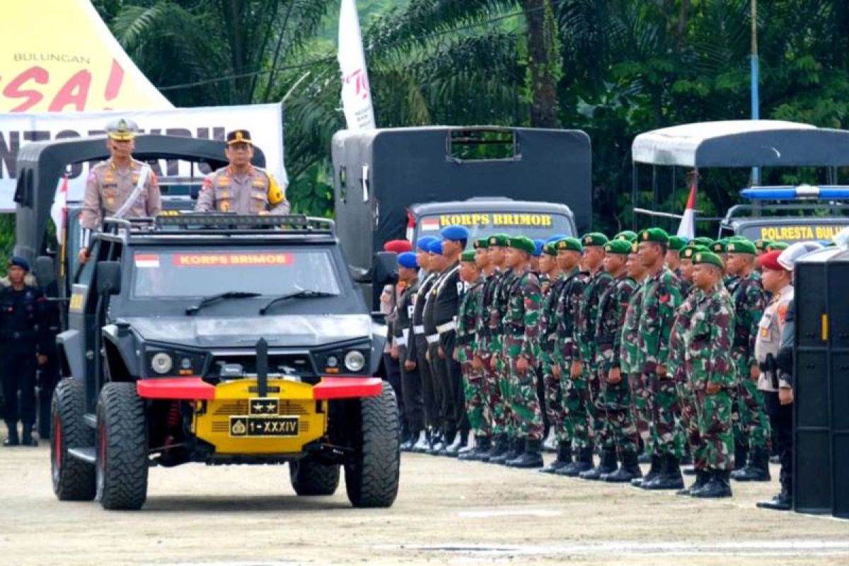 Kapolda Kaltara Irjen Pol. Hary Sudwijantopimpin Apel Gelar Pasukan Dan Simulasi Sispamkota