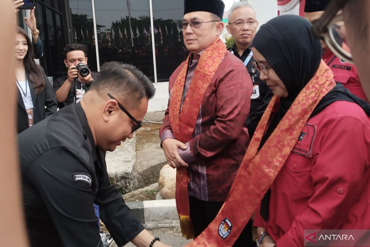 KPU Sumsel beri waktu  pendaftar Pilkada lengkapi persyaratan