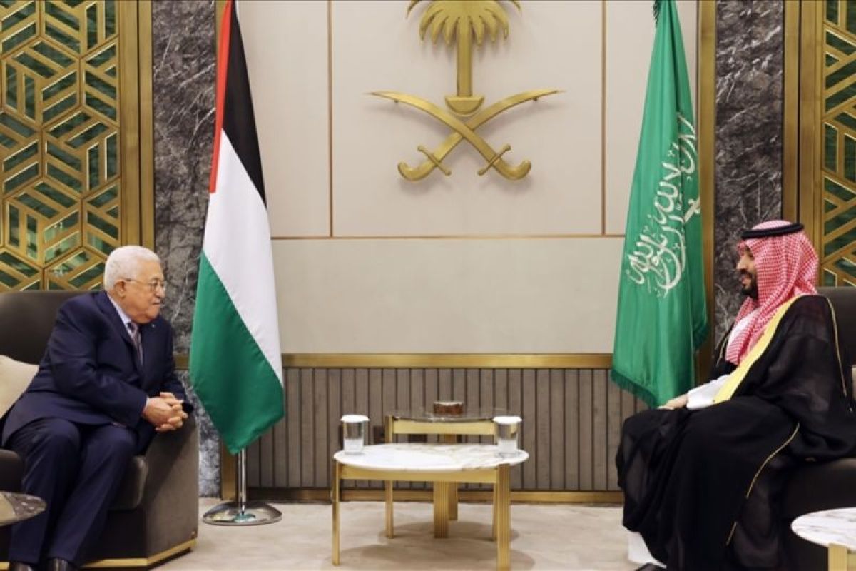 Presiden Palestina Mahmoud Abbas dan Putra Mahkota Arab Saudi bahas situasi Gaza