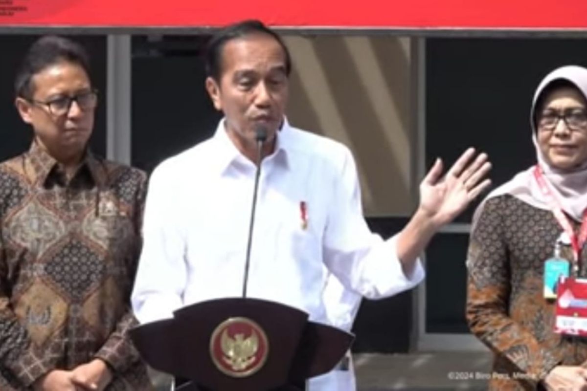 Jokowi meresmikan Gedung Pelayanan Kesehatan Ibu-Anak RS Sardjito Yogyakarta