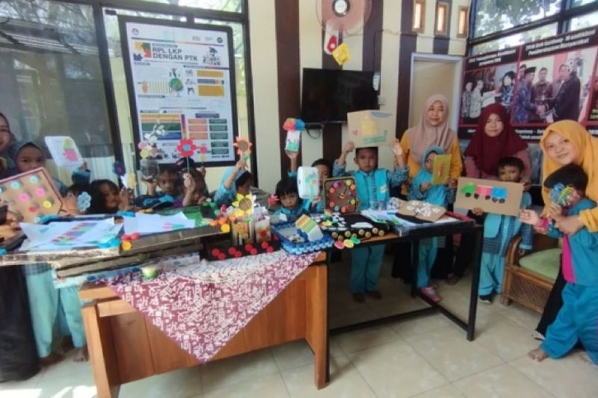 Dinas Lingkungan Hidup Kota Tegal gelar Lomba Kreasi Anak Olah Sampah