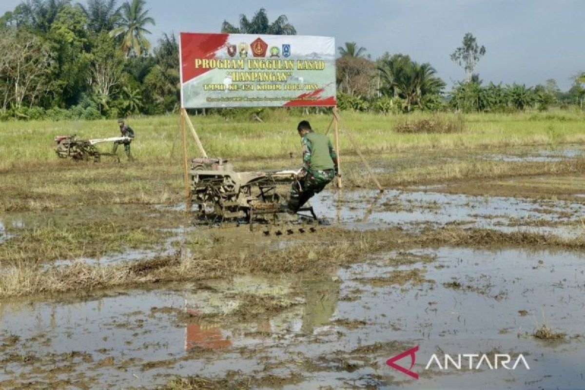 Melebarkan akses ekonomi dan pendidikan melalui TMMD di Desa Gumbil, Kalsel