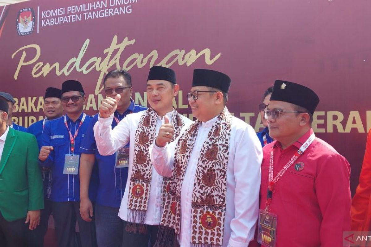 Ketua DPD Golkar Tangerang Mad Romli daftar ke KPU meski tak didukung partai