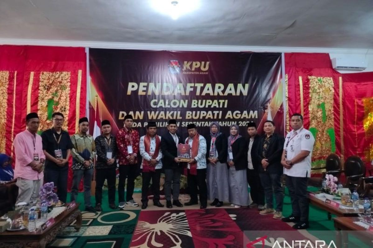 AWR-MW pasangan terakhir mendaftar ke KPU Agam