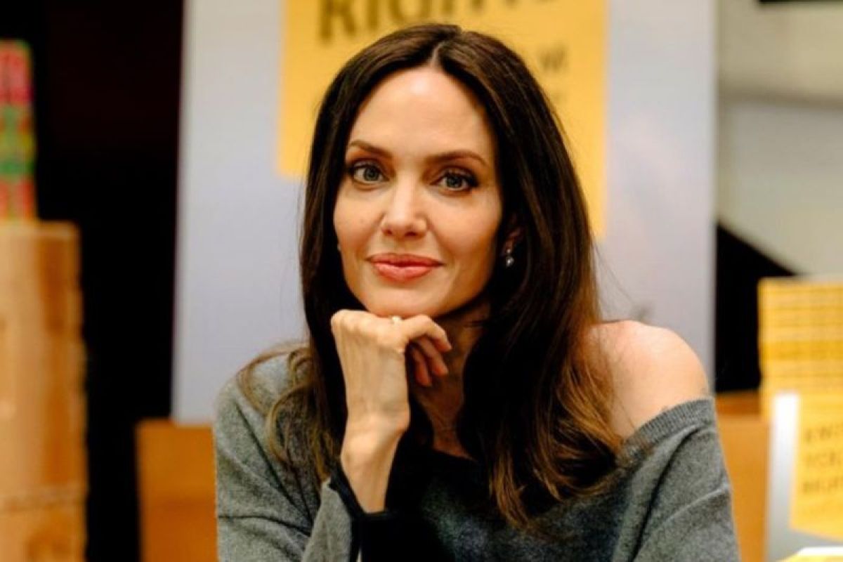 Angelina Jolie ungkap tak satu pun anaknya tertarik pada dunia film