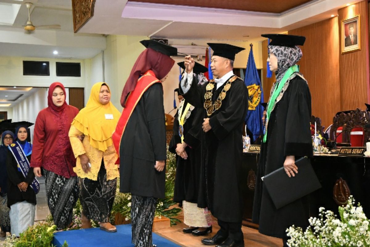 916 lulusan ikuti Upacara Wisuda Ke-69 USM