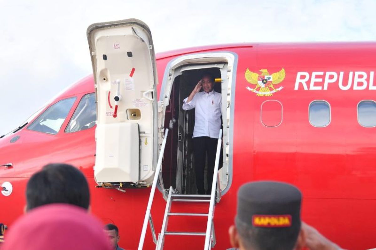 Presiden Jokowi dan Ibu Iriana ke Jabar resmikan infrastruktur jalan dan fasilitas kesehatan