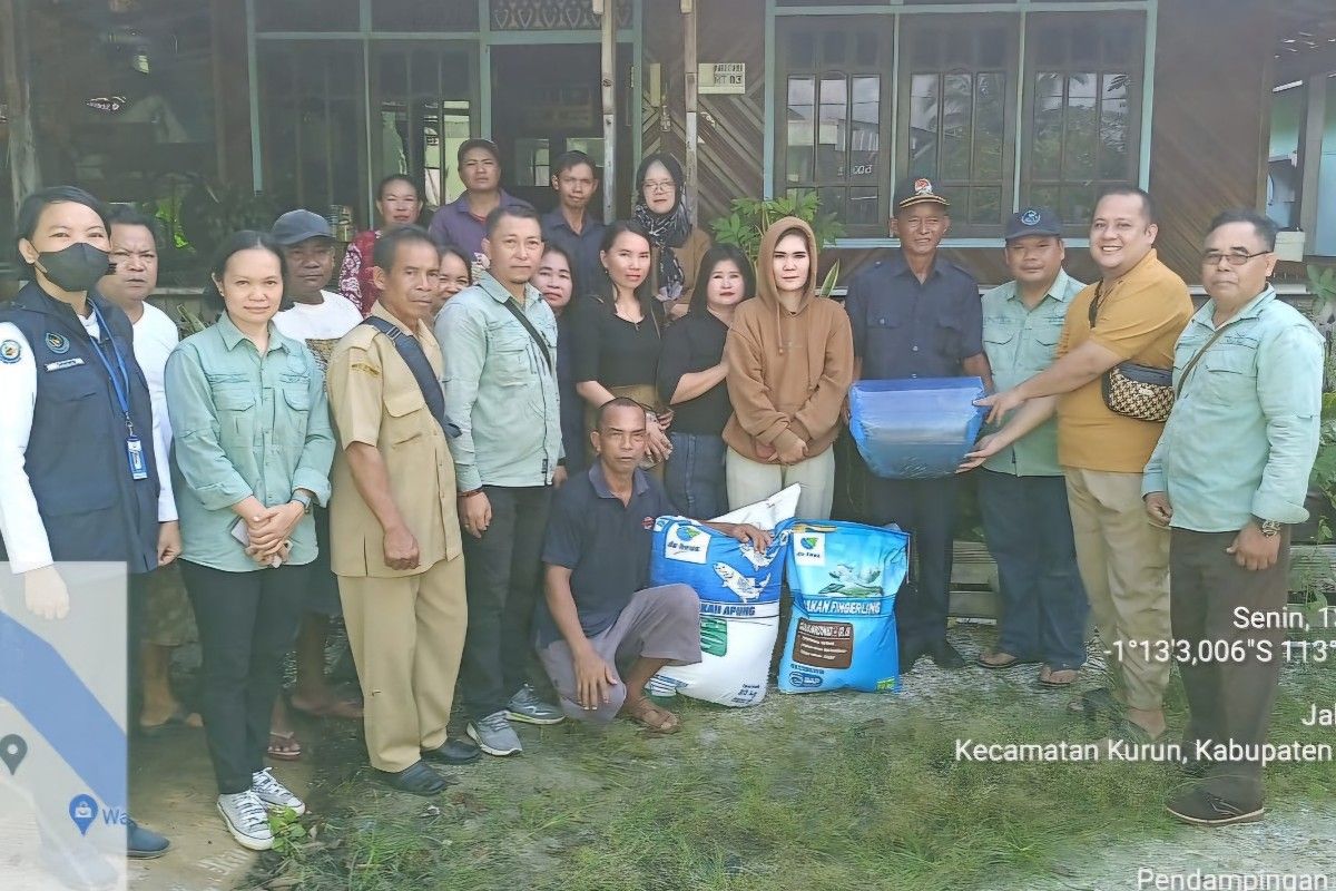 Pemkab Gumas salurkan puluhan ribu benih ikan ke sejumlah pokdakan